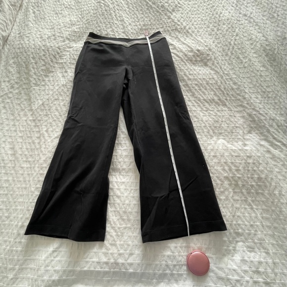 Lululemon black wide leg crop yoga pants. Size 4. White mesh detailing. - Picture 4 of 8